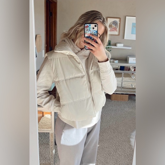 wild fable Jackets & Blazers - Wild Fable Light Beige Quilted Puffer Vest